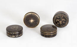 941.  Caja Luis XVI de concha, oro y plata dorada, con decoración de estrellas incisas.Trabajo francés, h. 1780..