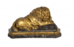 616.  “León”Madera tallada, dorada y lacada.S. XVIII - XIX.