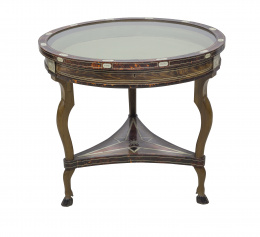 1178.  Mesa vitrina en madera de palosanto, carey y marfil.Posiblemente trabajo mallorquín S. XVIII.