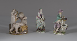 431.  Figura bucólica de porcelana esmaltada de Chelsea.Inglaterra, h. 1752-1769..