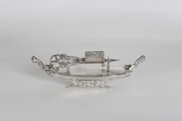 1116.  Despabiladeras de plata en su color con marcas.Jacinto Carreras, Barcelona, S. XIX.