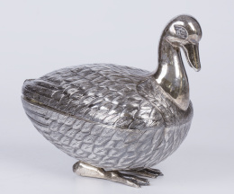 710.  Caja con forma de pato, S. XX