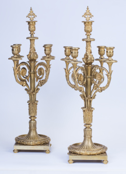 587.  Pareja de candelabros de cinco luces, bronce Ormolou, Francia, S. XIX