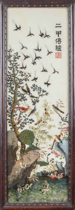 583.  Pareja de cristales pintados con decoración de aves y flores, China, S. XX