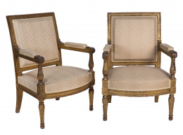 605.  Pareja sillones de madera tallada, de estilo Luis XVI.Trabajo francés, finales del S. XVIII