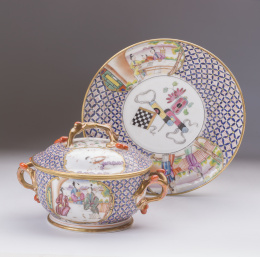 668.  Escudilla con tapa en porcelana china para la exportación.dinastía Qing, S. XVIII