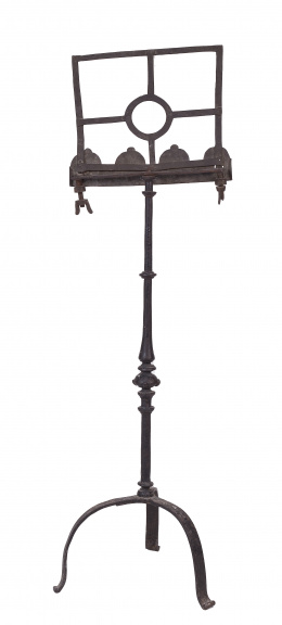 1182.  Atril de pie en hierro forjado, S. XVII