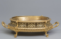 563.  Ferdinand Barbedienne (1810 - 1892).Centro en bronce dorado. Fdo. "Barbedienne Paris".Francia, segunda mitad del S. XIX.