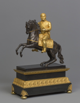 1072.  Fernando VII a caballo en bronce dorado.España, primer tercio del S. XIX