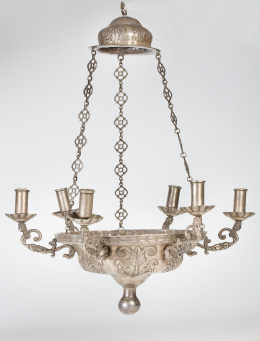 1016.  Lámpara votiva en plata de decoración repujada de hojas.Trabajo peruano, S. XVIII - XIX