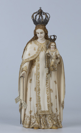 1021.  Virgen del Carmen en marfil tallado y dorado.Trabajos  hispano-filipina, pps. del S. XIX.