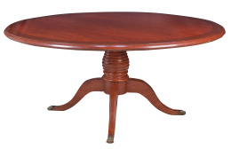 982.  Pareja de mesas de estilo regencia, S. XX.