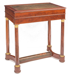 1314.  Mesa imperio en caoba y montada en bronce dorado y cincelado, h. 1810.