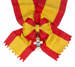 380.  Gran Cruz al Mérito Naval de distintivo blanco y placa Cruz del Mérito naval. Distintivo blanco 3ª clase