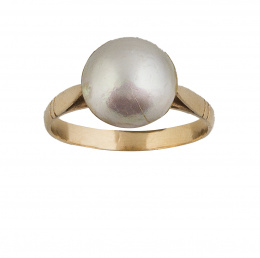 273.  Sortija con perla mabe de 10,80 mm