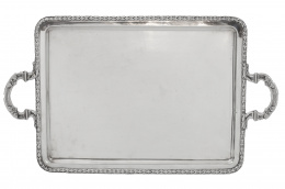 567.  Fuente en plata con contorno de hojas. Con marcas.Matilde Espuñes, Madrid, (1909-1950).