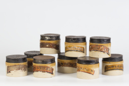 1005.  Conjunto de nueve botes de farmacia.Trabajo inglés, h. 1900