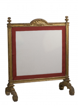 592.  Paravant estilo Luis XVI en madera tallada y dorada.Trabajo francés, S. XIX