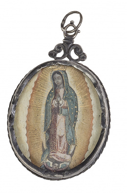 530.  Relicario en marco de plata rematado a cordoncillo con dos viriles representando a la Virgen de Guadalupe y San Ignacio de Loyola.México, S. XVIII