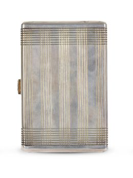 1217.  Pitillera de plata de ley 916 con interior vermeille. Con marcas.S. XX.