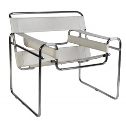 1053.  Silla Wassily o Modelo B3, según Marcel Breuer (1902-1981)Metal cromado y cuero blanco