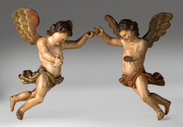 1032.  Pareja de ángeles lampadarios de madera tallada, dorada y estofada.España S.XVIII.