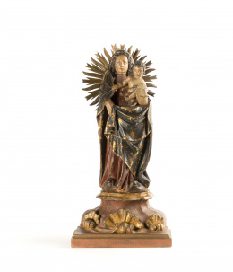 1351.  Virgen con Niño en madera tallada, policromada y doradaEscuela española, S. XVIII.