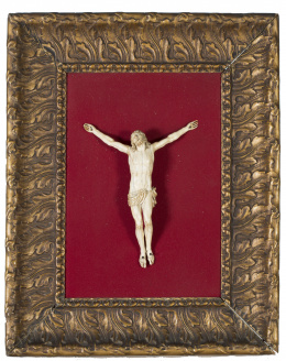 656.  Cristo crucificado de cuatro clavos en marfil tallado. Posiblemente Francia, S. XVIII..