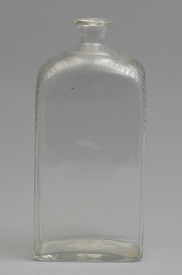 1098.  Frasca de vidrio transparente.La Granja, periodo barroco, (1727-1787)