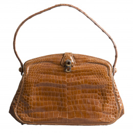 357.  Bolso de piel de cocodrilo color tabaco años 60