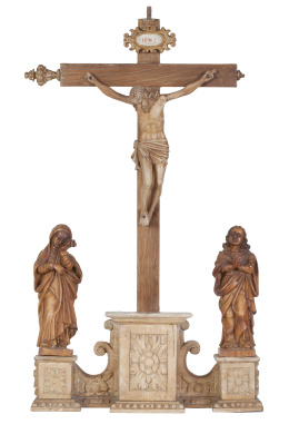 714.  Calvario.Grupo en madera tallada.Quizás trabajo del norte de España, S. XVII - XVIII.