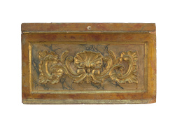 934.  Pareja de remates en madera tallada, policromada y dorada.Trabajo español, S. XVII