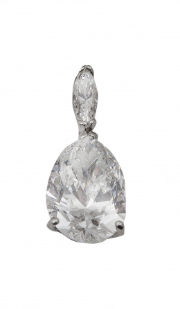 313.  Colgante de diamate talla perilla  de peso estimado 1,86 ct de color estimado I y grado de pureza VS2