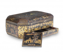 577.  Caja en madera lacada y dorada para la exportación.China, h. 1840-1850.
