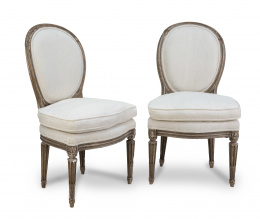 646.  Pareja de sillas estilo Luis XVI de madera tallada y policromada, S. XVIII?