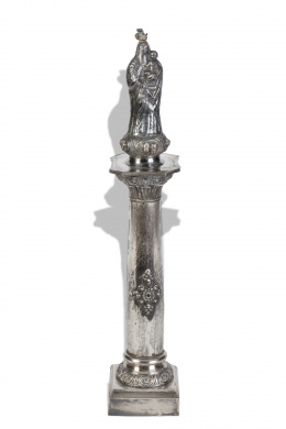 469.  Virgen del Pilar en plata, montada en madera. Con marcas.J. Tabongi, Patricio Castán, Zaragoza, S. XIX.