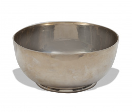 508.  Bowl en plata, marcada en la base "Chrichton Bros 22, Old Bone Street W".Lionel Alfred Crichton, Londres, 1928.