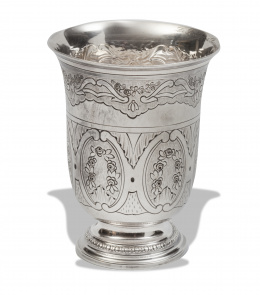788.  Vaso de plata, con decoración grabada con rosas. Ley 950.Francia, ff. del S. XIX.