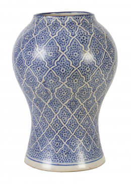 523.  Jarrón en cerámica azul y blanca.Trabajo persa, pp. S. XX.