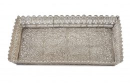 871.  Bandeja de plata calada de decoración vegetal, S. XIX