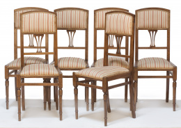 996.  Lote de seis sillas de comedor de madera de haya.Trabajo español, primer cuarto del S. XX.
