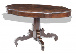 1127.  "Loo table" con tablero sinuoso.Trabajo francés, h. 1900