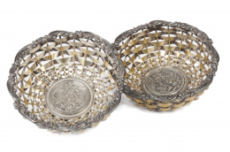 1056.  Simpson HM&CoPareja de cestitas caladas de en metal plateado.Estados Unidos, ffs. del S. XIX