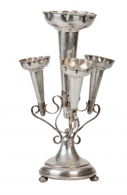 777.  Violetero victoriano en metal plateado.Inglaterra, segunda mitad del S. XIX.