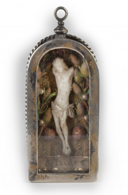 434.  Relicario de capilla en plata con marco a cordoncillo y Cristo en el interior de marfil, filactería que reza: "San Isidro".Trabajo español, S. XVIII - XIX.