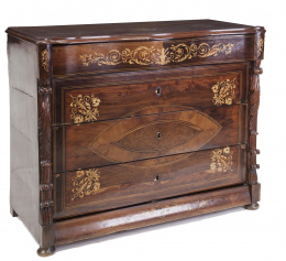 1059.  Cómoda de madera de caoba y marquetería.Trabajo catalán, S. XIX.