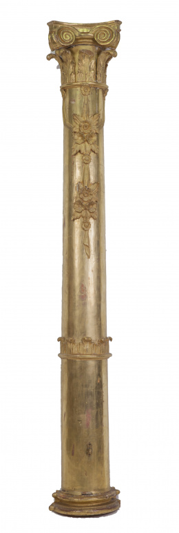 750.  Pilastra Carlos IV de madera tallada y dorada.Trabajo español, ff. del S. XVIII.
