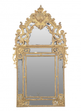 1318.  Espejo regencia de madera tallada, estucada y dorada.Trabajo francés, pp. del S. XVIII.