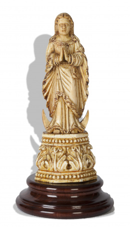 457.  "Inmaculada".Marfil tallado.Trabajo indoportugués, S. XVII.