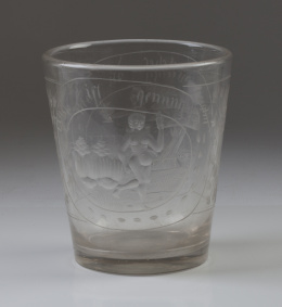 448.  Vaso en cristal con decoración grabadas al ácido de escenas mitológicas.La Granja, ff. del S. XIX.
